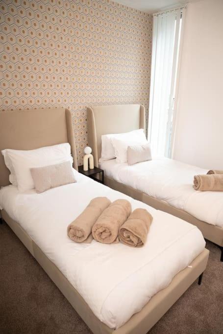 2 Bed In Leeds Centre * Leeds (West Yorkshire)
