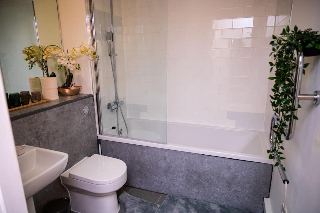 Apartment 2 Bed In Leeds Centre Leeds (West Yorkshire)